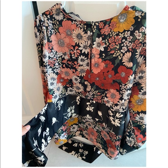 Zara Floral Blouse 💐 - Picture 5 of 7